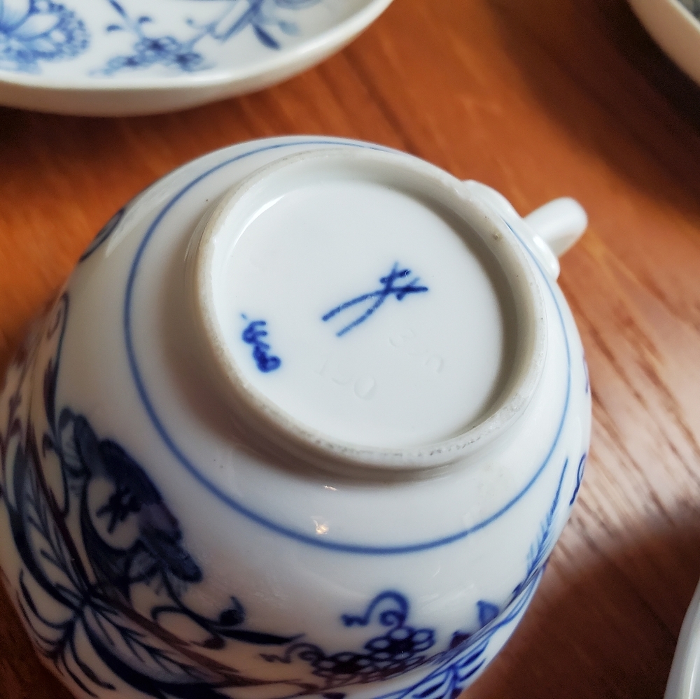 Meissen Blue Onion Crossed Swords Vintage tea cup set of 12 - Picture 4 of 4